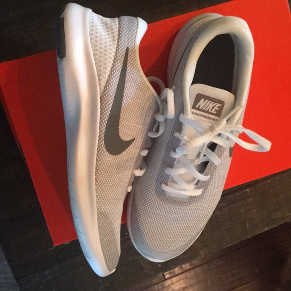 Nike Shoes - New! Women’s Nike Flex Run 7 size 8.5